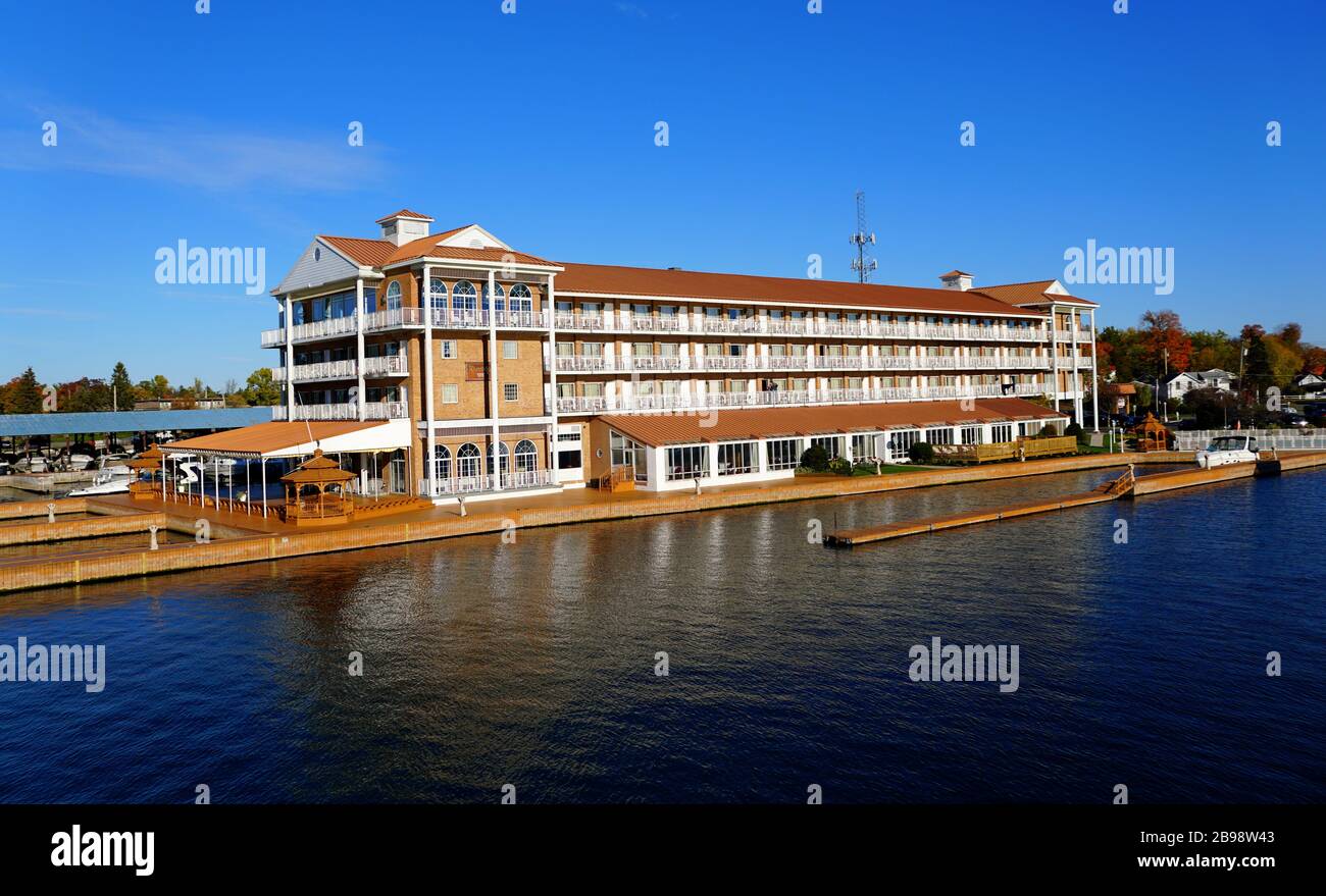 Alexandria Bay, New York, U.S.A - October 24, 2019 - A waterfront hotel resort overlooking St Lawrence River and Thousands Islands Stock Photo