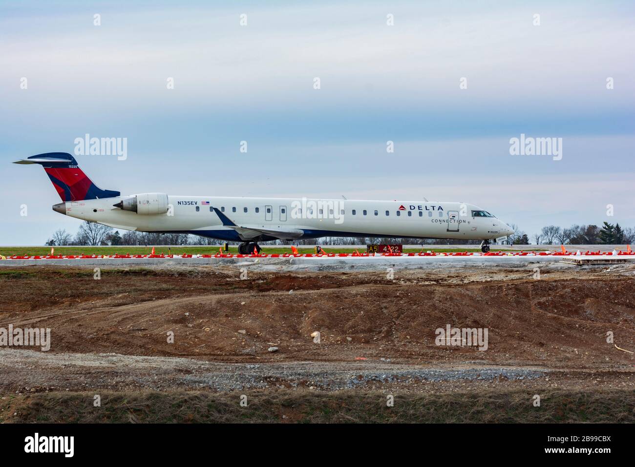 Canadair regional jet crj 900 twin jet hires stock photography and