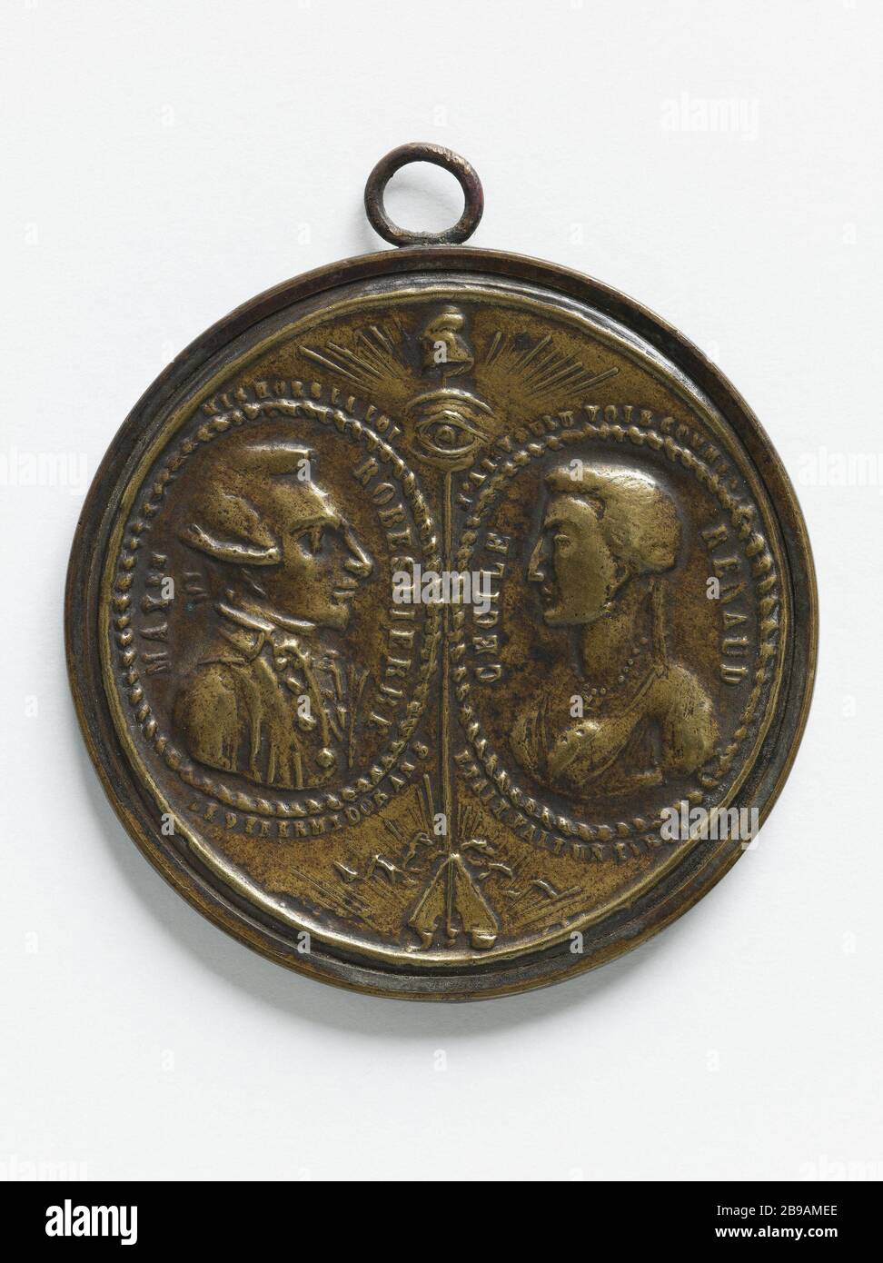 Maximilien Robespierre (1759-1794), member of the Constituent Assembly (1789-1791), member of the National Convention (1792-1794), and Cecile Renault (1774-1794), 1794 Maximilien Robespierre (1759-1794), député à l'Assemblée constituante (1789-1791), député à la Convention nationale (1792-1794), et Cécile Renault (1774-1794), 1794. Bronze dans un cerclage en bronze, 1794. Paris, musée Carnavalet. Stock Photo