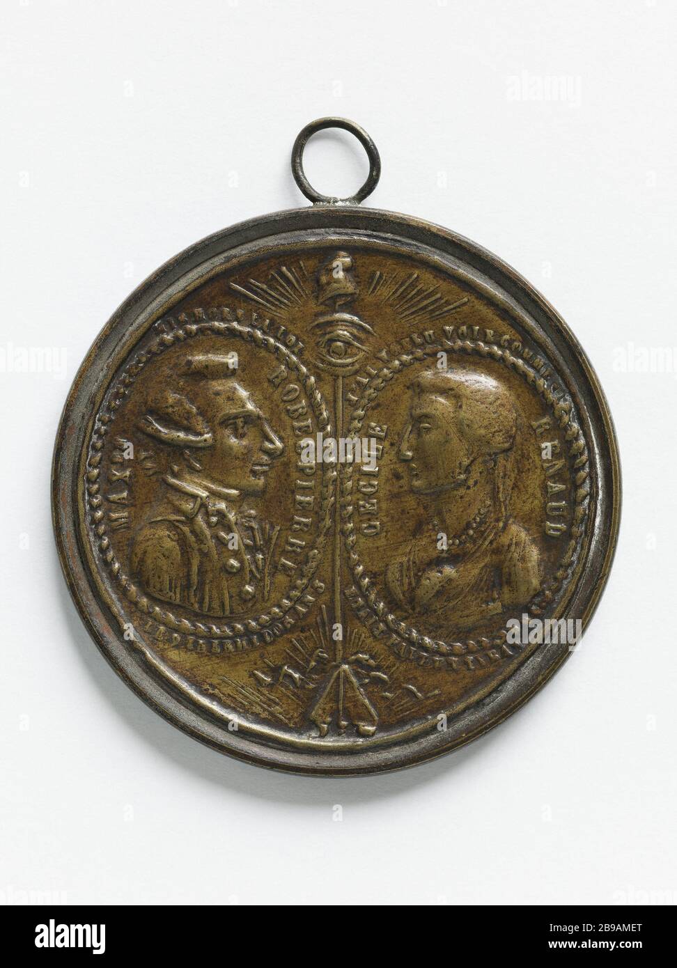 Maximilien Robespierre (1759-1794), member of the Constituent Assembly (1789-1791), member of the National Convention (1792-1794), and Cecile Renault (1774-1794), 1794 Maximilien Robespierre (1759-1794), député à l'Assemblée constituante (1789-1791), député à la Convention nationale (1792-1794), et Cécile Renault (1774-1794), 1794. Bronze dans un cerclage en bronze, 1794. Paris, musée Carnavalet. Stock Photo