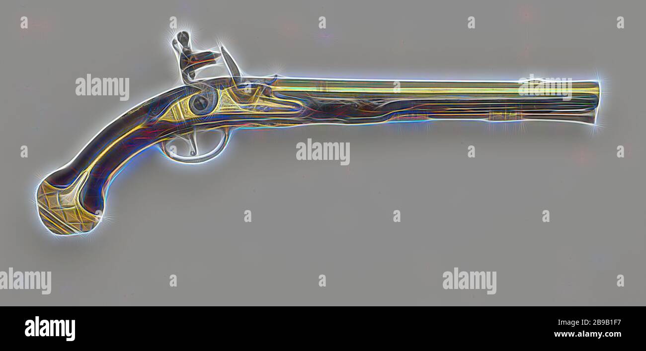 Flint gun, The previously gilded, brass lock plate is engraved with foliage, signed and stamped on the inside with a G, the rest of the lock is made of iron, the rooster is blued. The barrel of previously gilded yellow copper has a blued tail engraved with acanthus leaves, a copper visor grain and is stamped on the top and bottom with the arms of Utrecht. The flask is cut with, among other things, curl work. The gold-plated, copper-plated fittings with embossed relief embellishments consist, of a screw plate in the form of a hose with ajour-worked leaves, a heart-shaped, crowned thumb plate fr Stock Photo