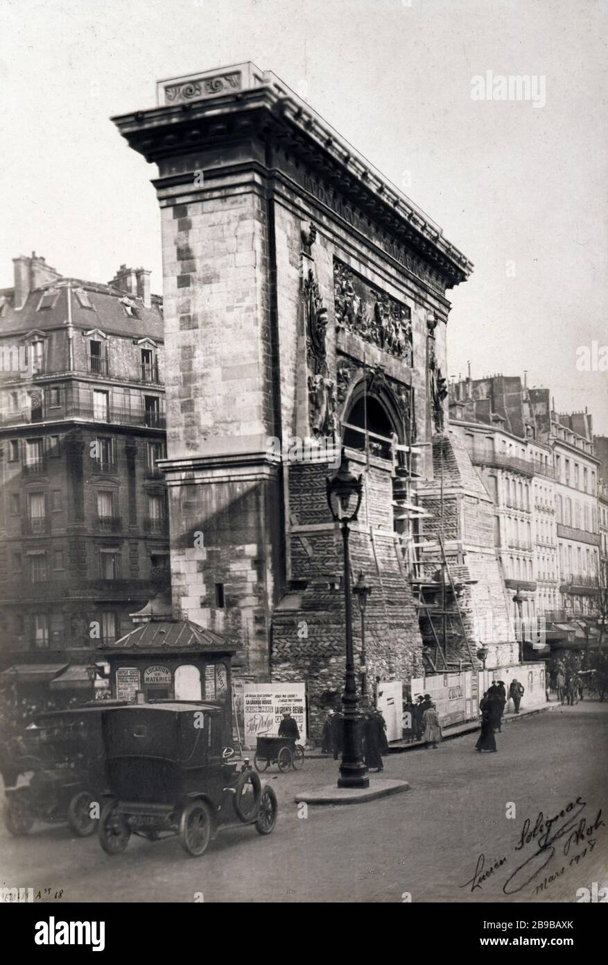 PORTE SAINT-DENIS 'Porte Saint Denis'. Photographie de Lucien Solignac. 11 mars 1918. Paris, musée Carnavalet. Stock Photo