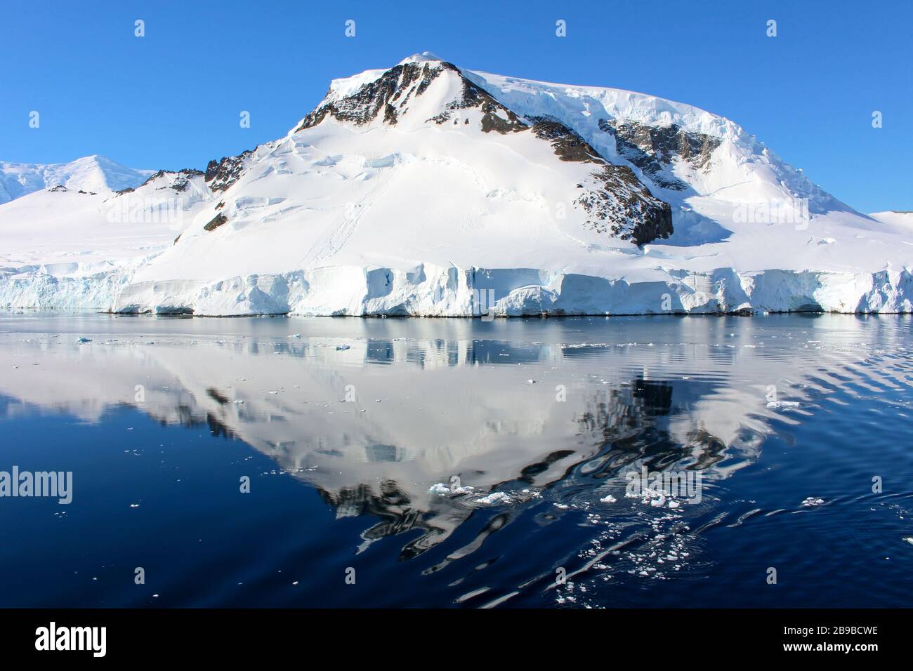 Landscape around the Antarctic Peninsula, Palmer Archipelago ...