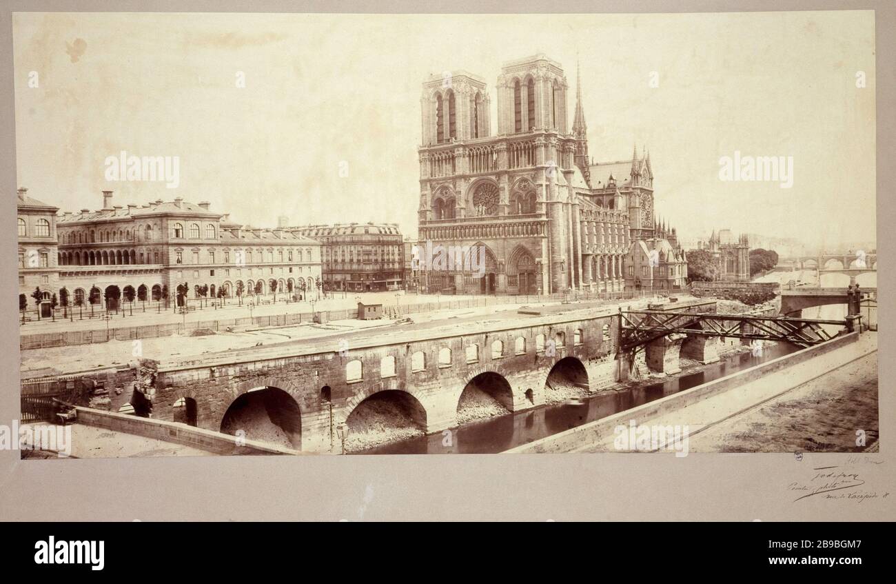 OUR LADY Cathédrale Notre-Dame de Paris. Paris (IVème arr.). Photographie de Henri Godefroy (1837-1913). Paris, musée Carnavalet. Stock Photo