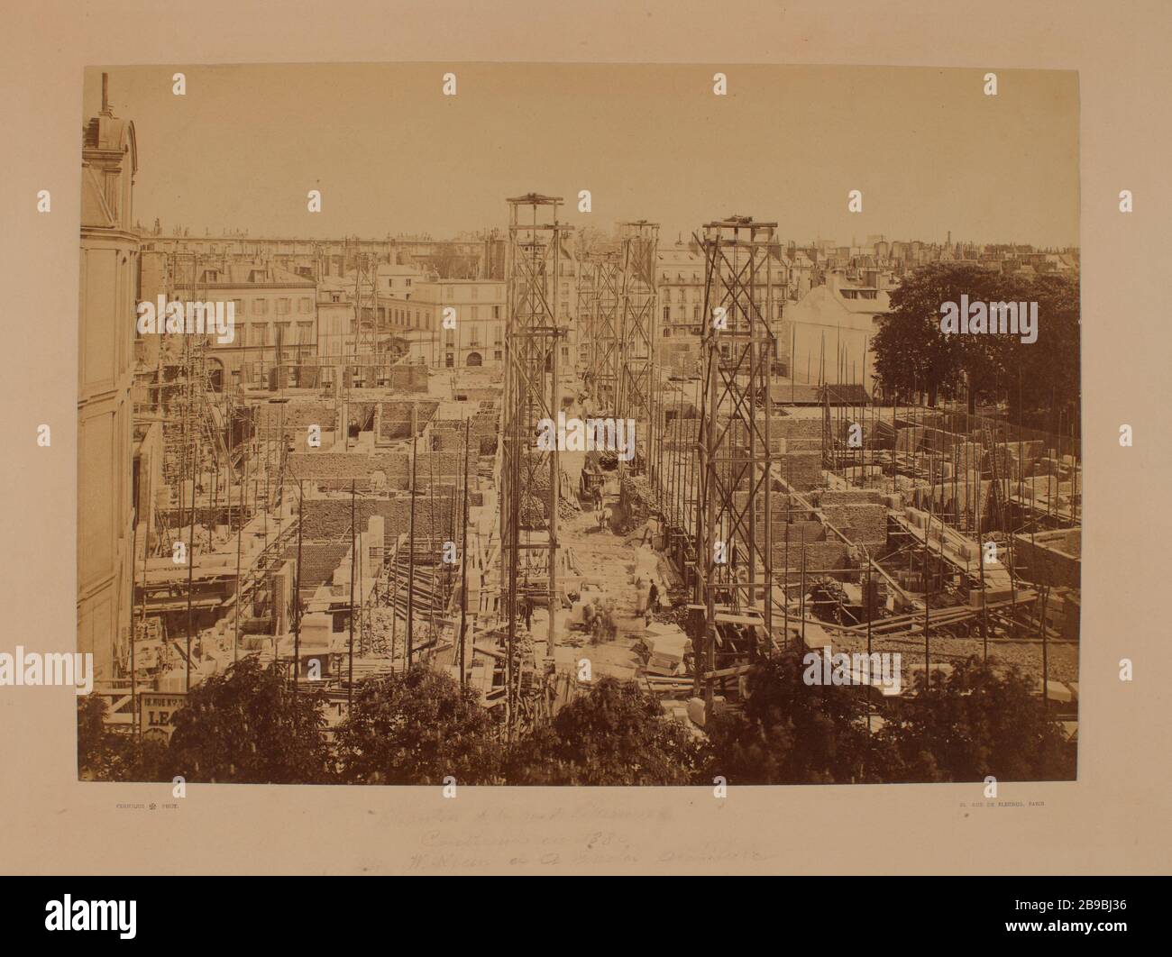 CONSTRUCTION OF VILLERSEXEL STREET, 7TH DISTRICT, PARIS Chantier de la