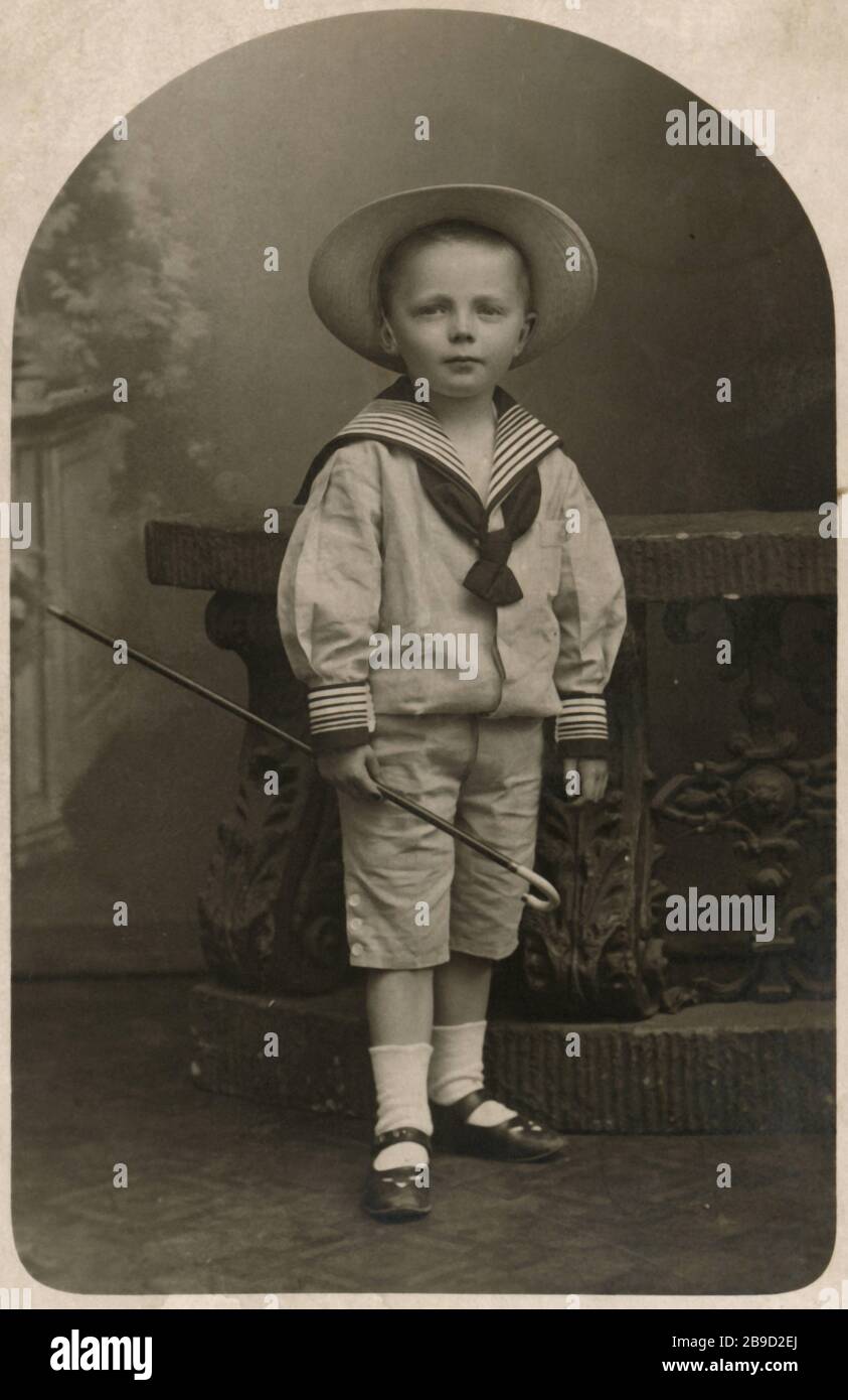 shirt with straw hat 