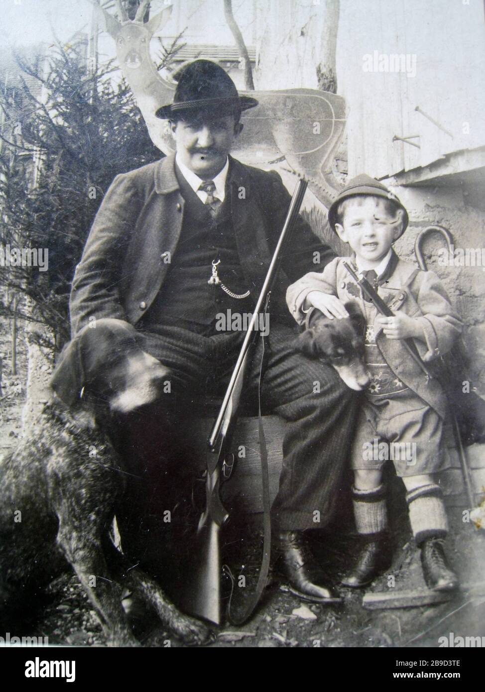 Father son hunting rifle hires stock photography and images Alamy