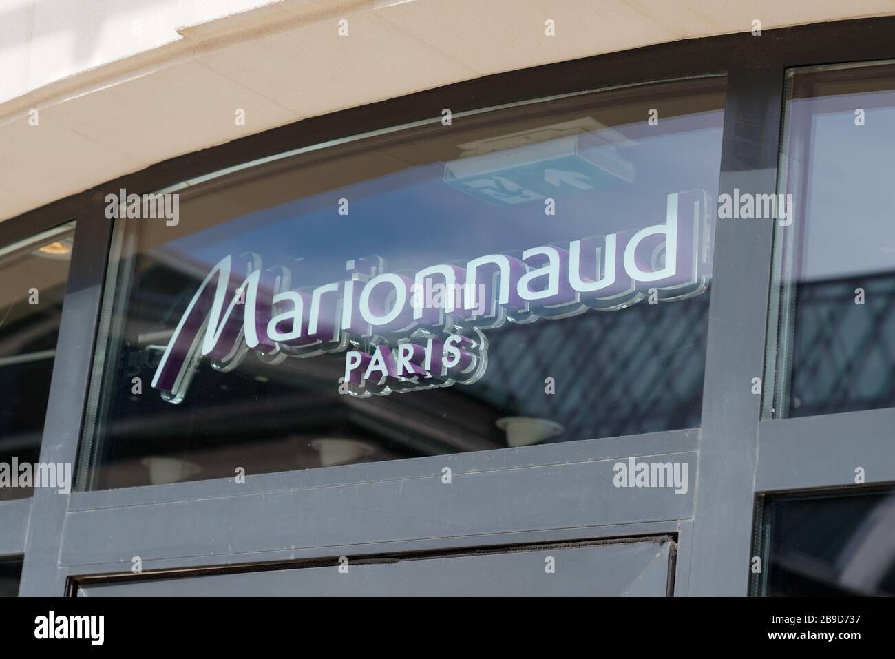 marionnaud light blue