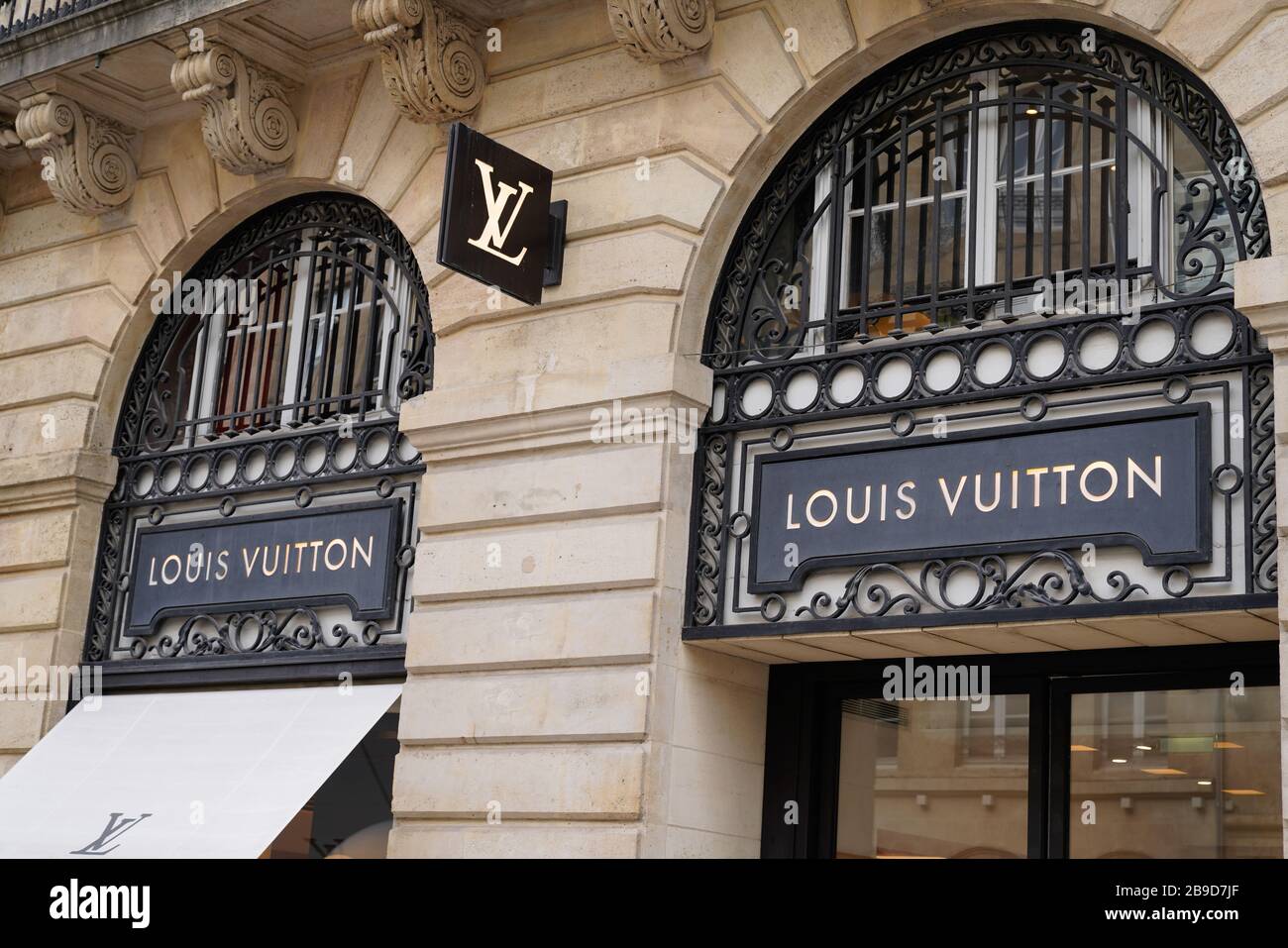 LV Louis Vuitton Fashion Store, Window Shop, Bags, Clothes and Shoes on  Display for Sale, Modern Louis Vuitton Fashion House Editorial Photography  - Image of editorial, luxury: 175647942