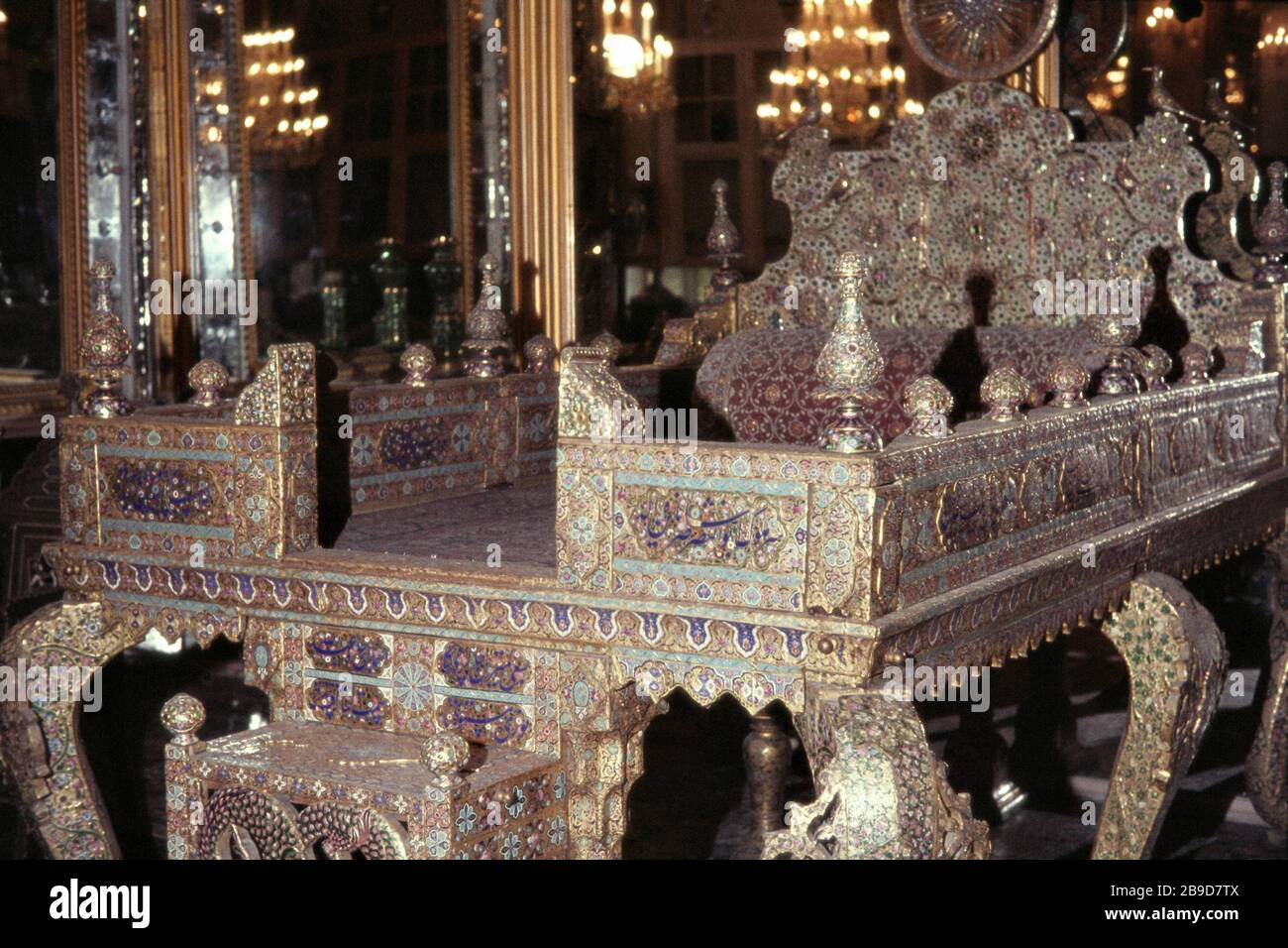 Peacock throne hires stock photography and images Alamy