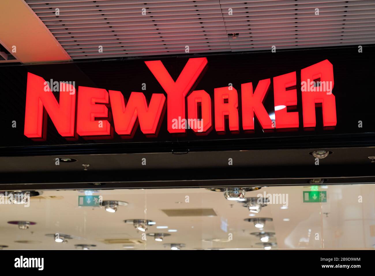 New yorker logo hi-res stock photography and images - Alamy