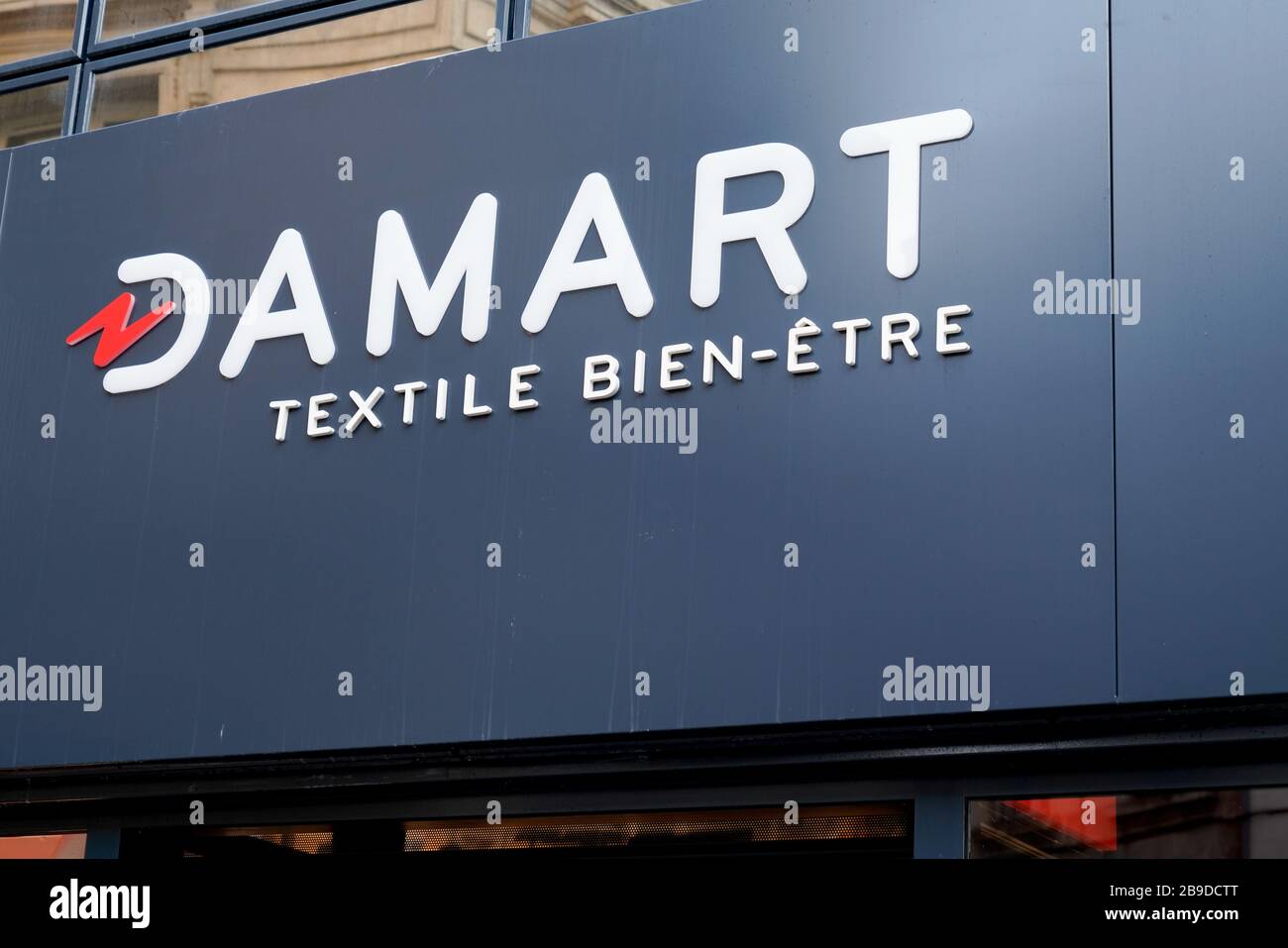 Bordeaux , Aquitaine / France - 02 02 2020 : Damart Logo brand sign store  shop insulating clothes household name Stock Photo - Alamy