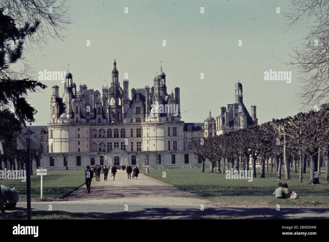 View from southeast to the castle Chambord. [automated translation