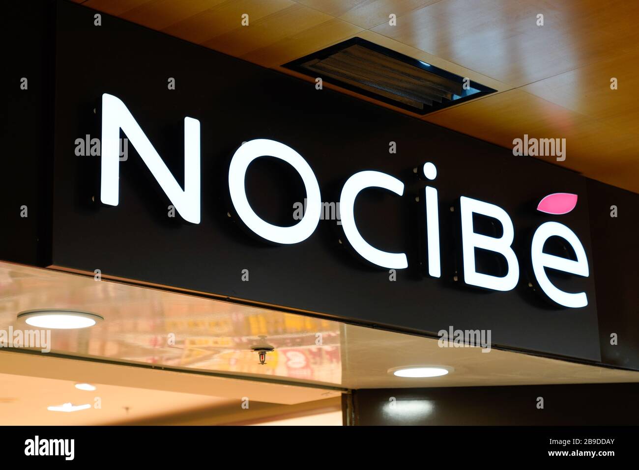 Burberry Body Nocibe Flash Sales, 60% OFF | ilikepinga.com