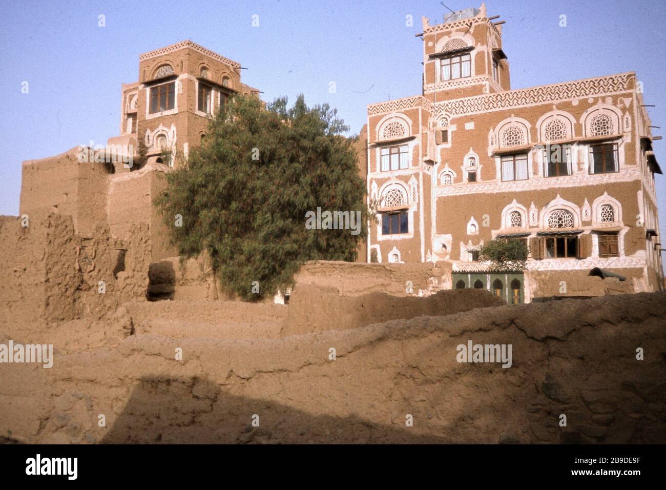Living houses yemen hires stock photography and images Alamy