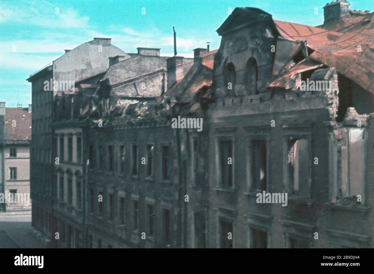 Destroyed buildings 1945 hires stock photography and images Alamy