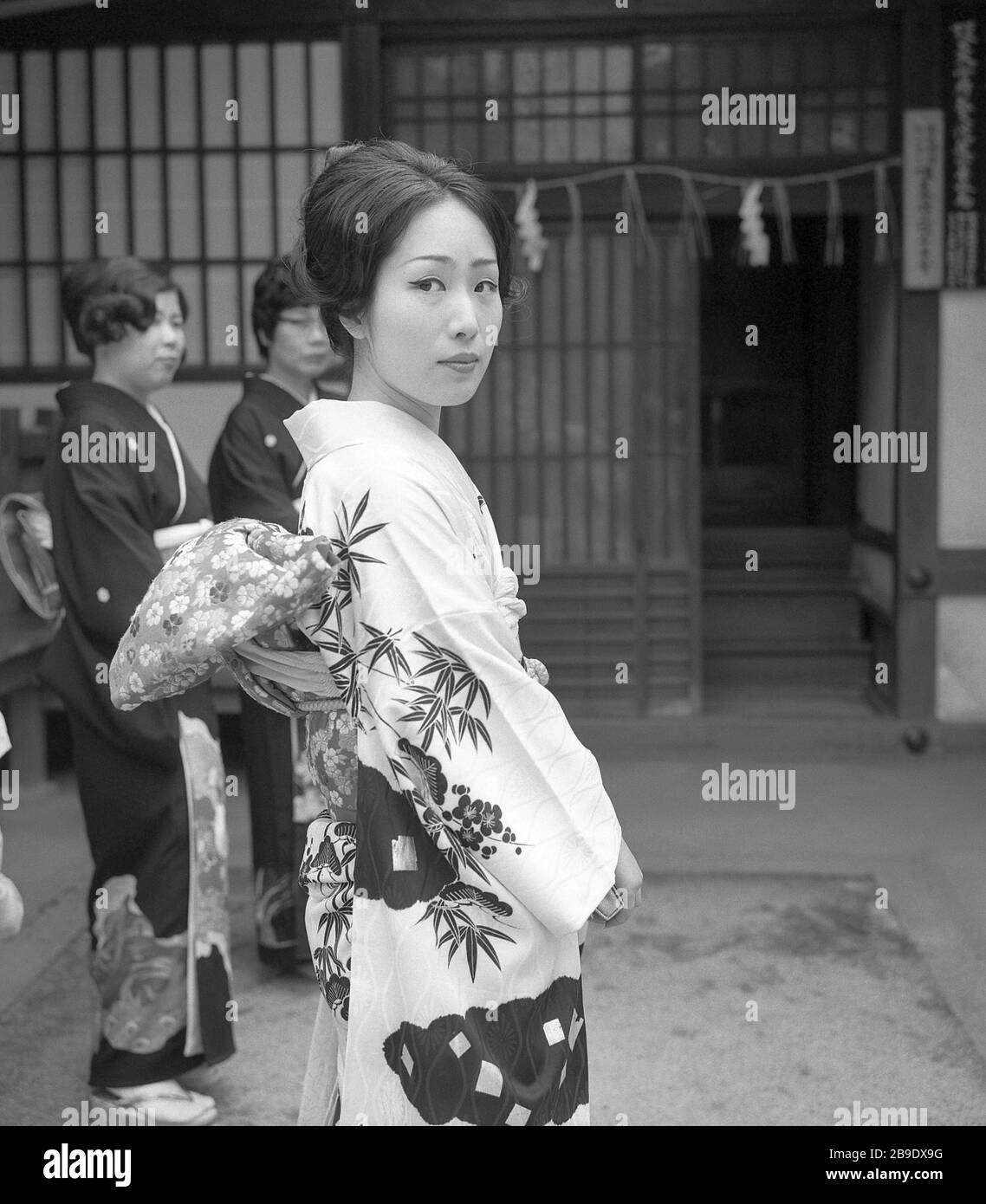 Japanese womens Black and White Stock Photos & Images Alamy