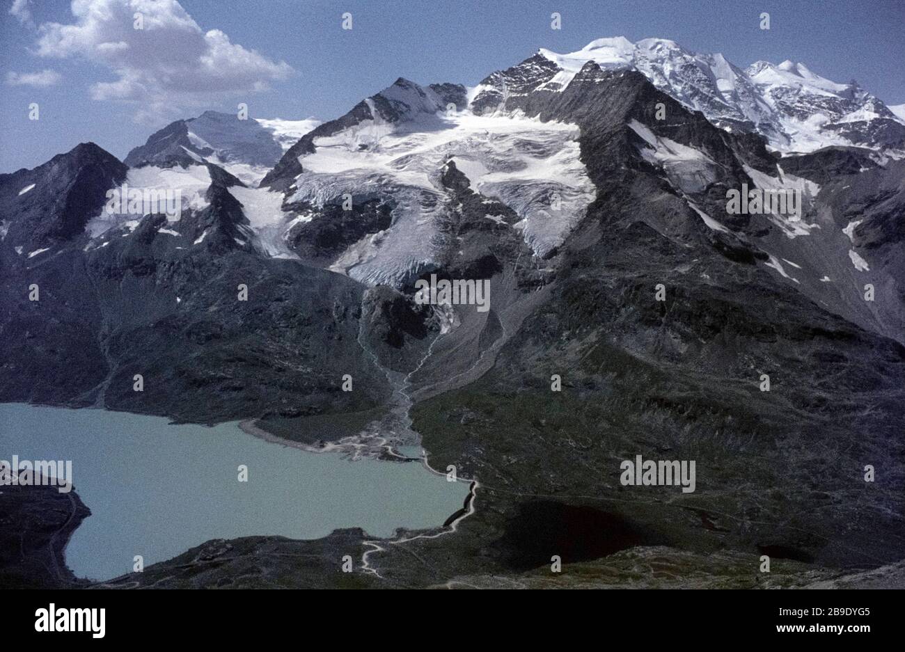 tuberkulose album hellig View from Piz Lagalb to Lago Bianco and the Bernina Group [automated  translation] Stock Photo - Alamy