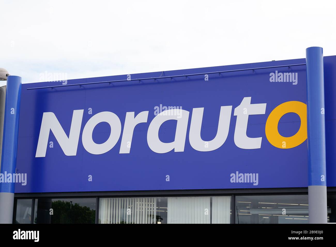 Bordeaux , Aquitaine / France - 09 24 2019 : Norauto logo sign shop on a wall Stock Photo