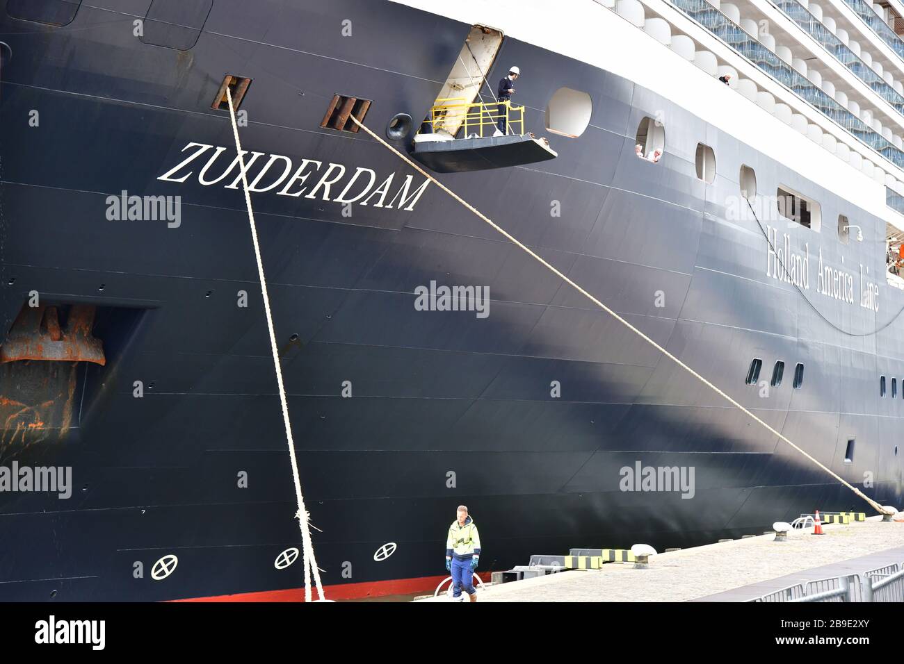 Port Of Rotterdam Worker High Resolution Stock Photography And Images Alamy