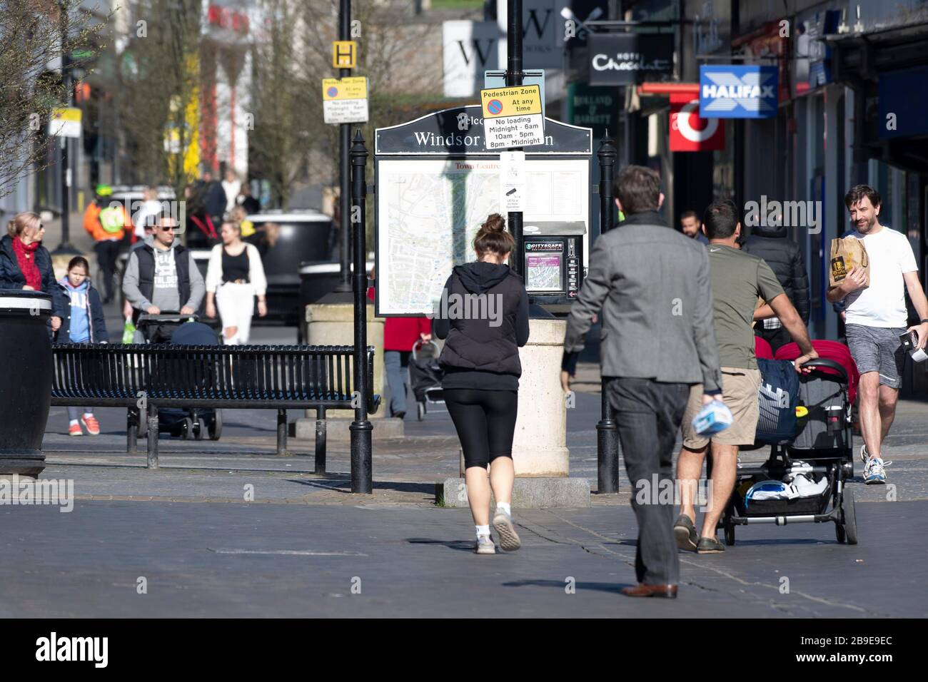 Windsor town centre, Berkshire, UK. 23.03.2020. Hours before Boris Johnson announced a Corona Crisis lockdown, there were still many shoppers Stock Photo