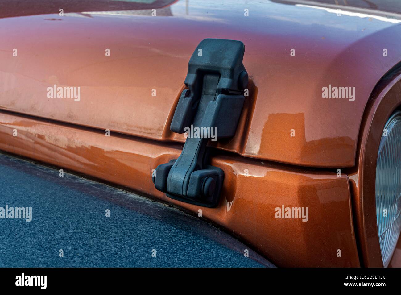 Hood Latch High Resolution Stock Photography And Images Alamy