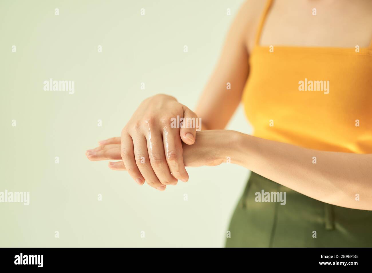 Rubbing hands together hires stock photography and images Alamy