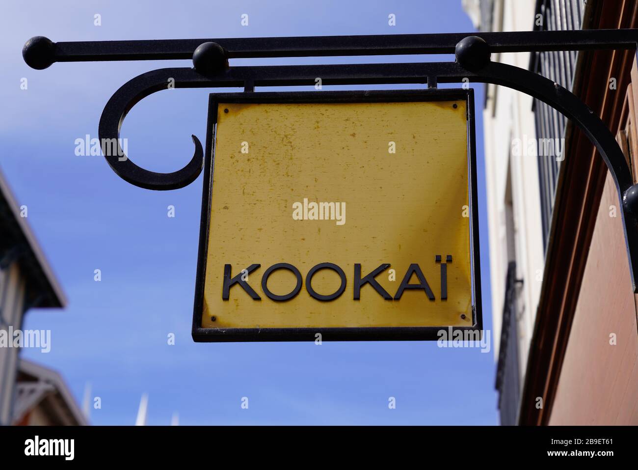 Kookai logo hi-res stock photography and images - Alamy