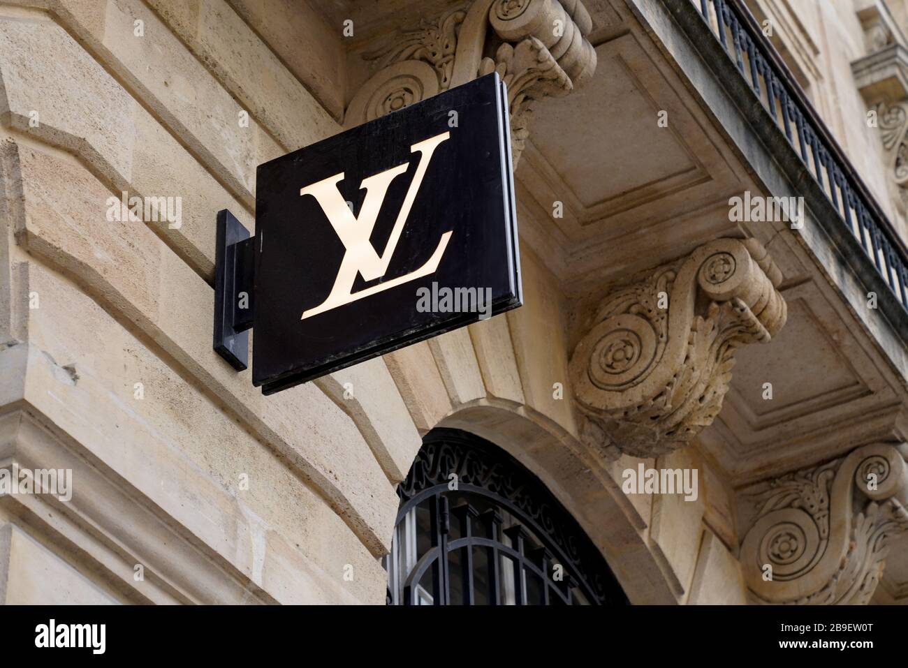 Louis Vuitton Gürtel Archive - Luxuryshop