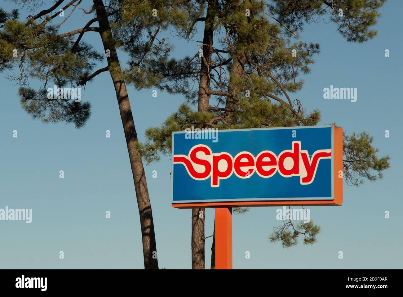 Bordeaux , Aquitaine / France 10 27 2019 speedy logo sign store car