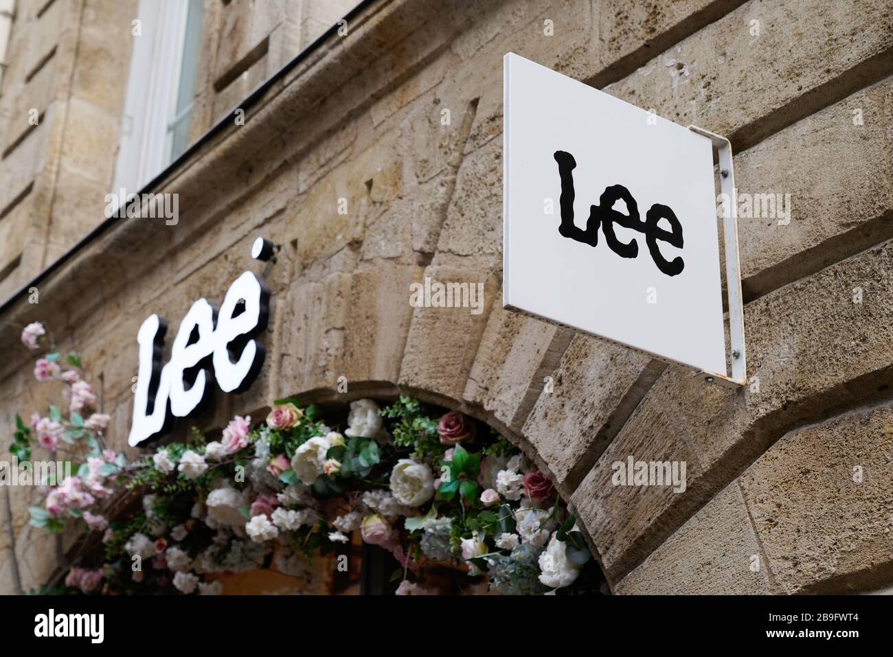 meditation yderligere avis Lee jeans logo hi-res stock photography and images - Alamy