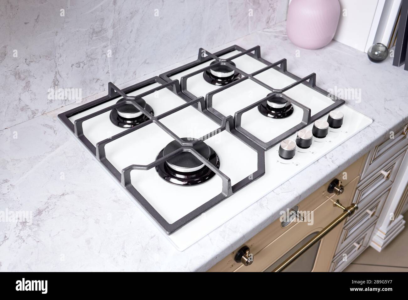 Modern Hob Gas Stove Made Of Tempered White Glass Using Natural
