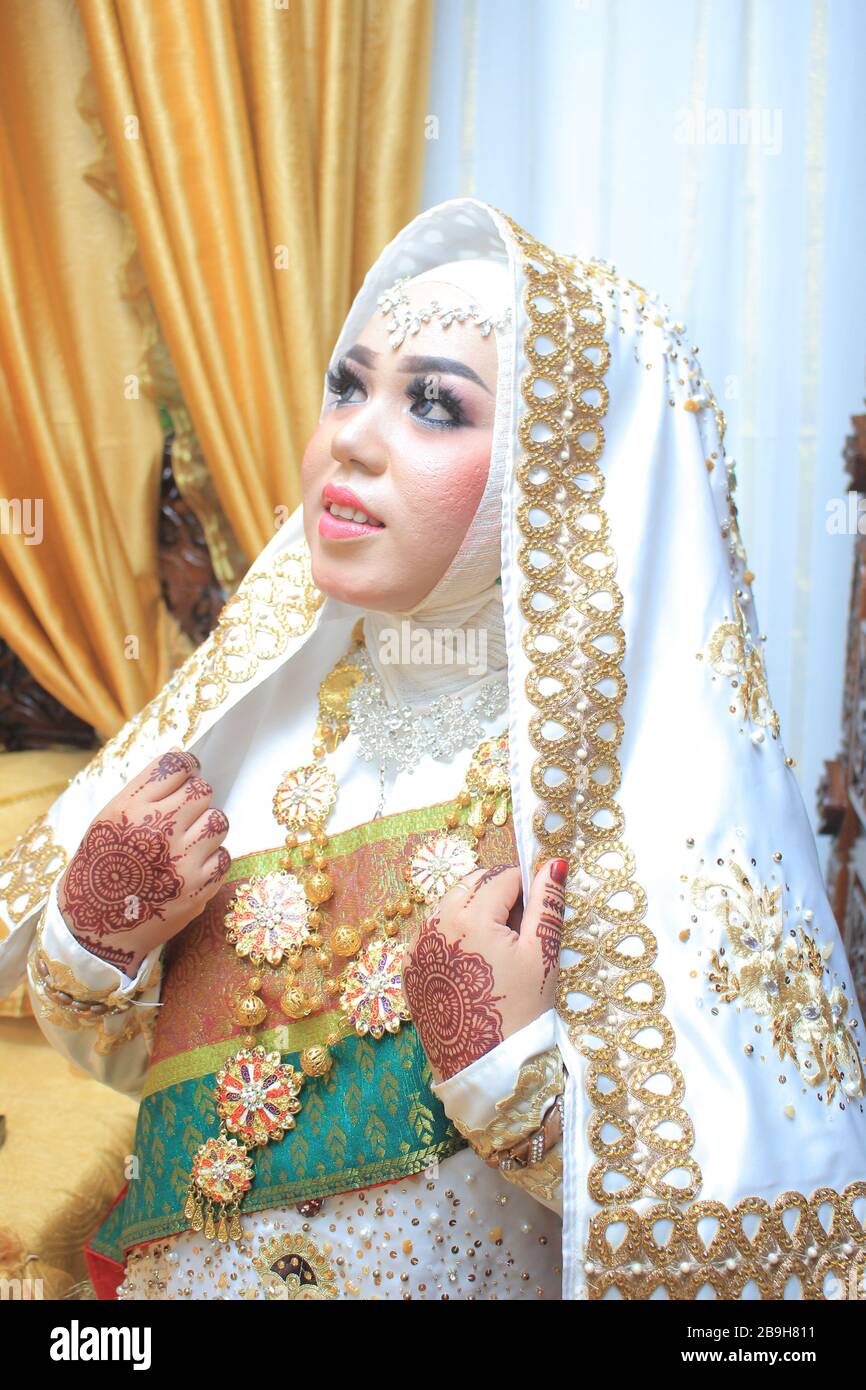 Minangkabau wedding hi-res stock photography and images - Alamy