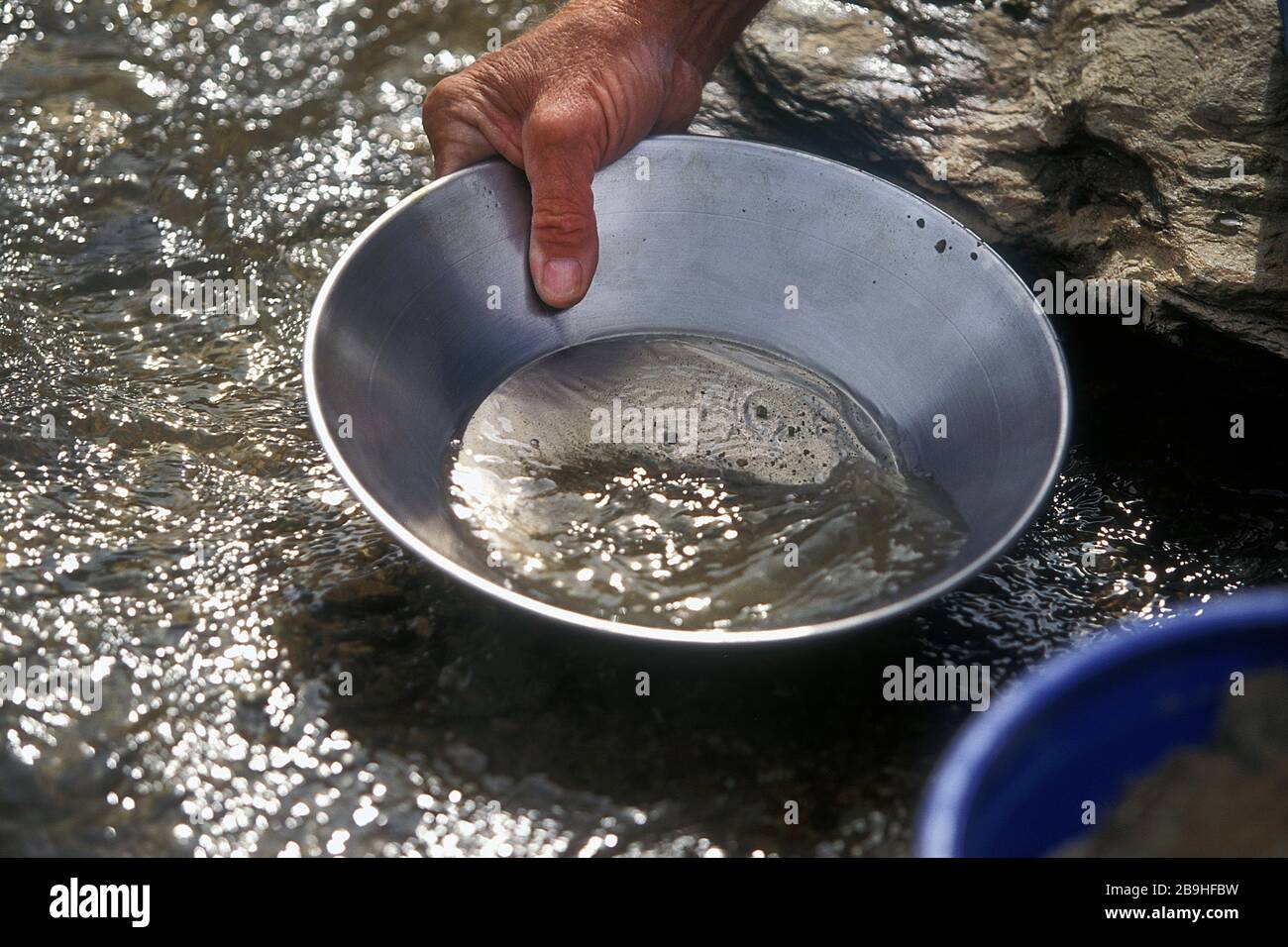 Panning gold yukon hi-res stock photography and images - Alamy
