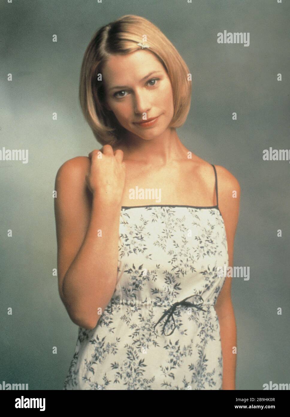 Meredith monroe dawson's creek hi-res stock photography and images - Alamy