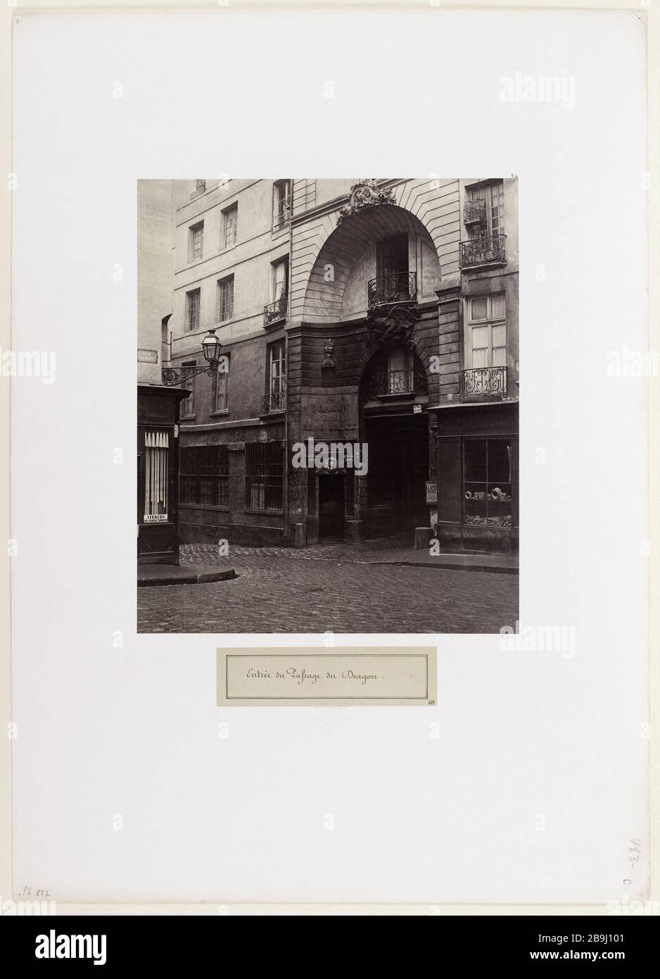 Dragon Passage Enter. Dragon Passage Entrance, 6th arrondissement, Paris Entrée du Passage du Dragon. Paris (VIème arr.), 1865-1868. Photographie de Charles Marville (1813-1879). Paris, musée Carnavalet. Stock Photo