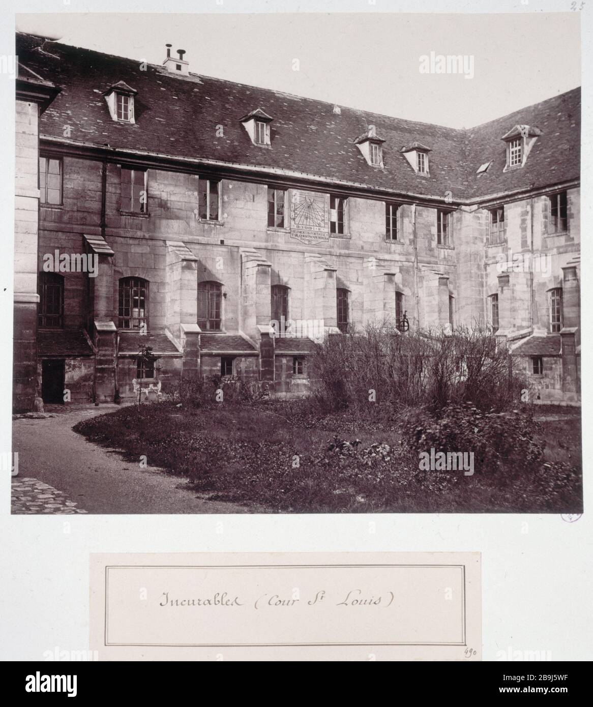 HOSPICE OF INCURABLE 'Incurables (cour Saint-Louis)', Paris (VIème arr.). Photographie de Pierre Emonds. Paris, musée Carnavalet. Stock Photo
