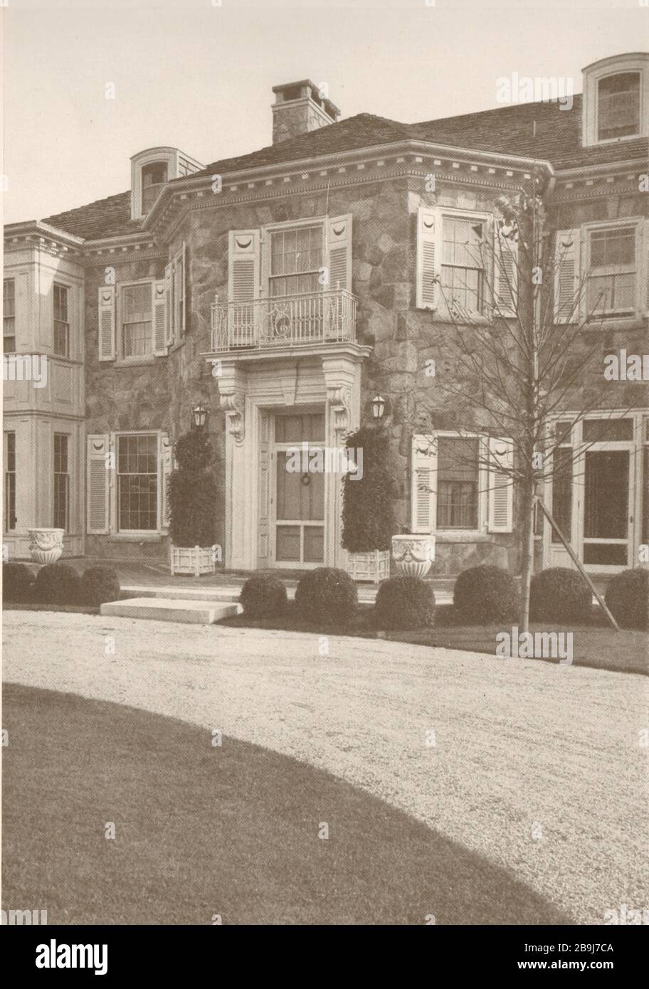 Residence, Earle P. Charlton, Westport Harbor, Massachusetts. Main entrance. Parker Morse Hooper, Architect, Frank C. Farley, Associated (1919) Stock Photo