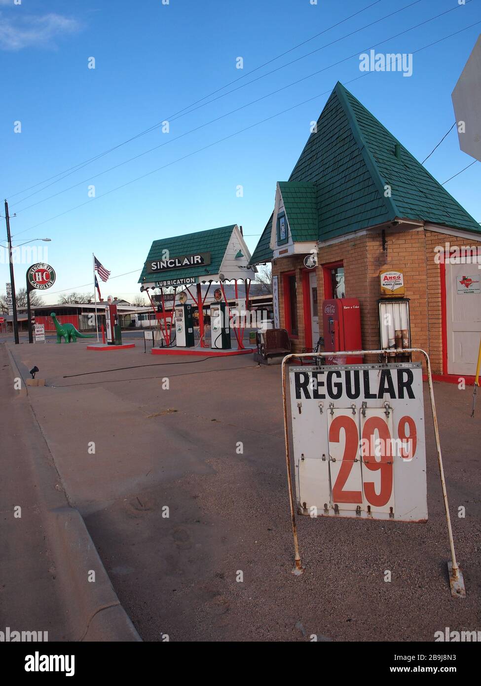 Historic early 1940s gas station hires stock photography and images