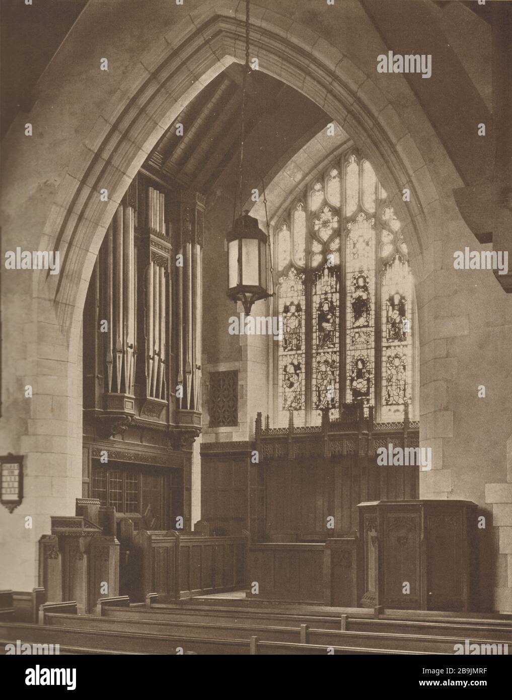 The chancel, Huguenot Memorial Church, Pelham Manor, New York. Francis A. Nelson, Architect (1919) Stock Photo