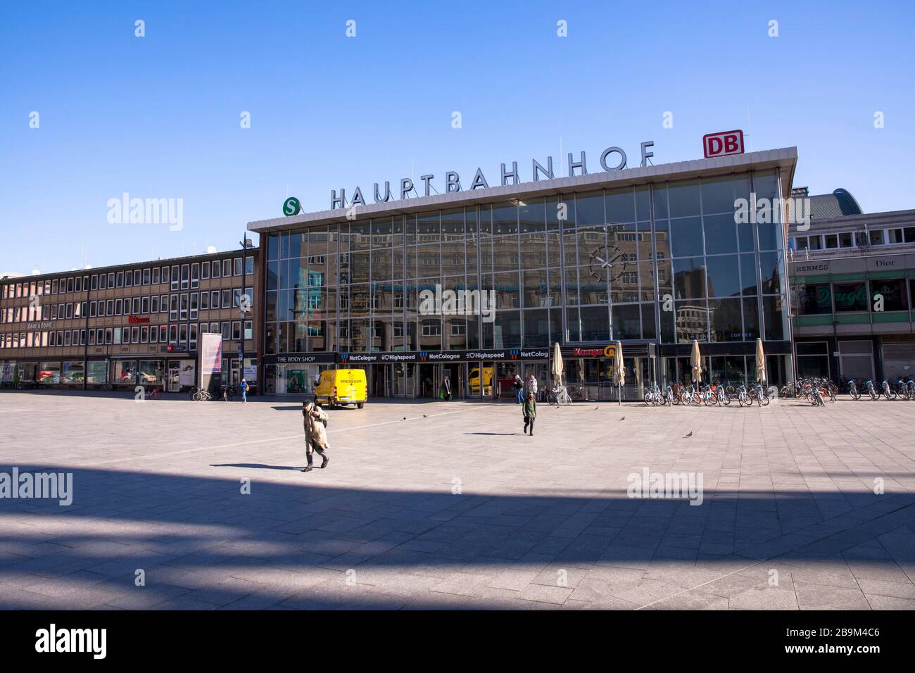 Coronavirus / Covid 19 outbreak, March 24th. 2020. Only few people infront of the main station, Cologne, Germany.  Coronavirus / Covid 19 Krise, 24. M Stock Photo