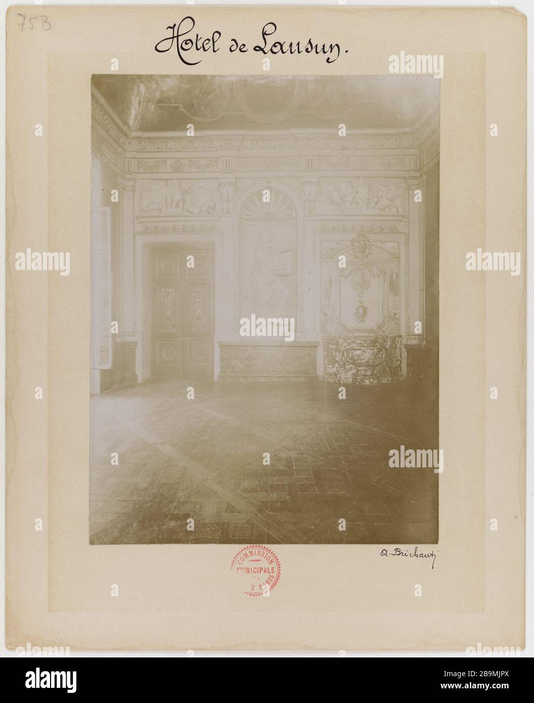 Lounge, inside the hotel Lauzun, 17 quai d'Anjou, 4th district, Paris. Salon, intérieur de l