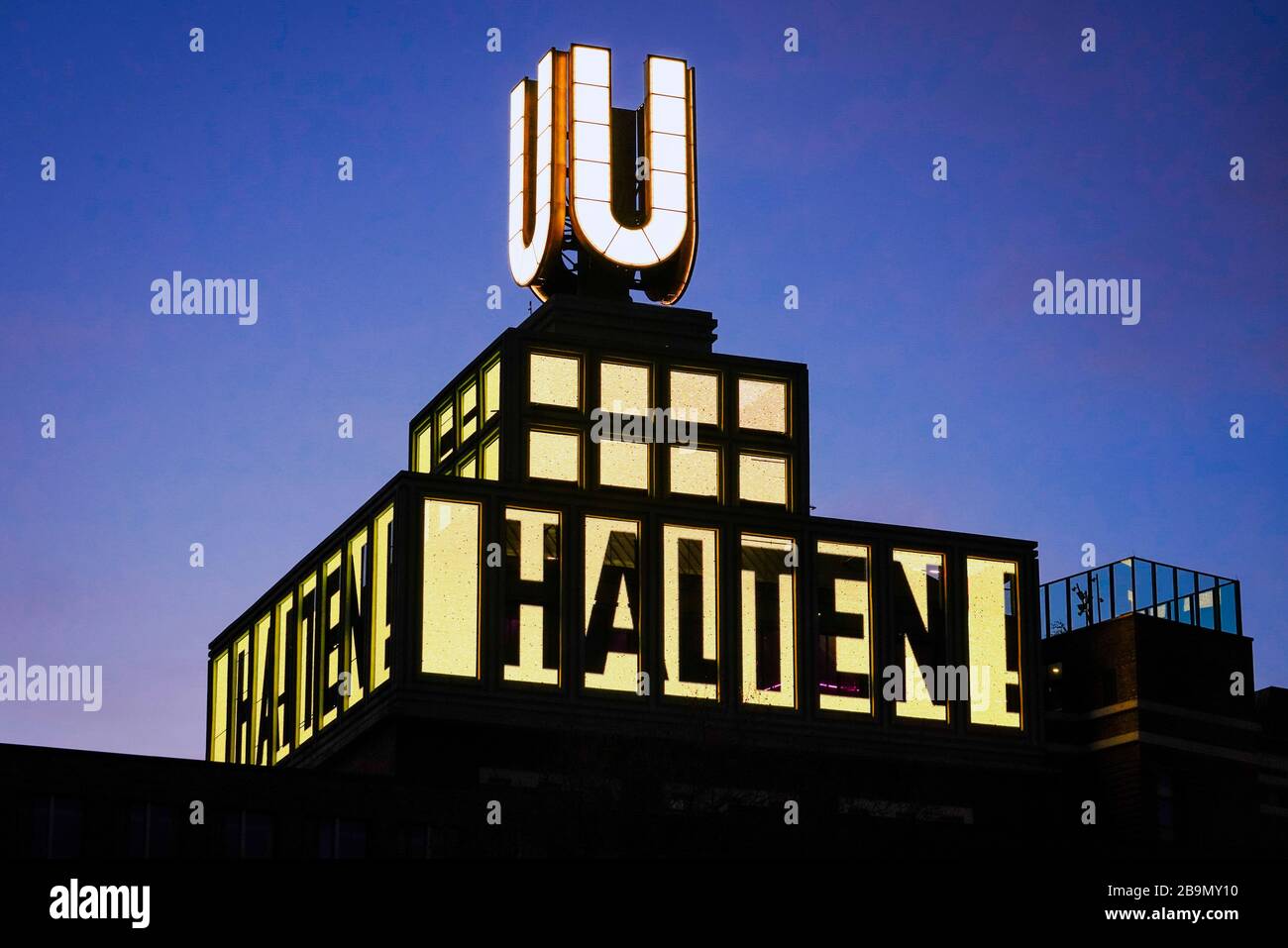 Projektion High Resolution Stock Photography and Images - Alamy