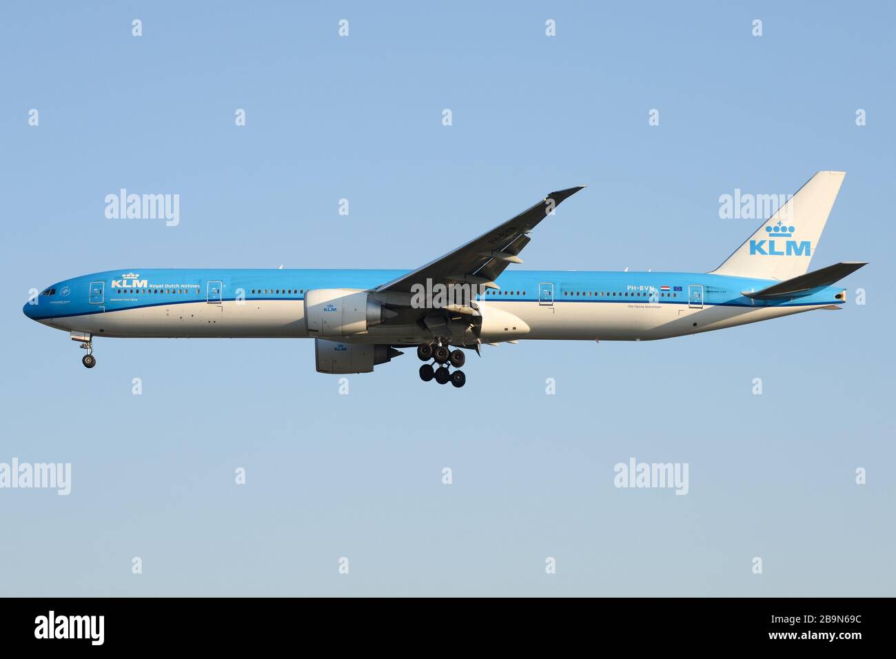 KLM Royal Dutch Airlines Boeing 777 on final approach to Sao Paulo Airport in Guarulhos, Brazil inbound from Amsterdam. Aircraft registered as PH-BVN. Stock Photo