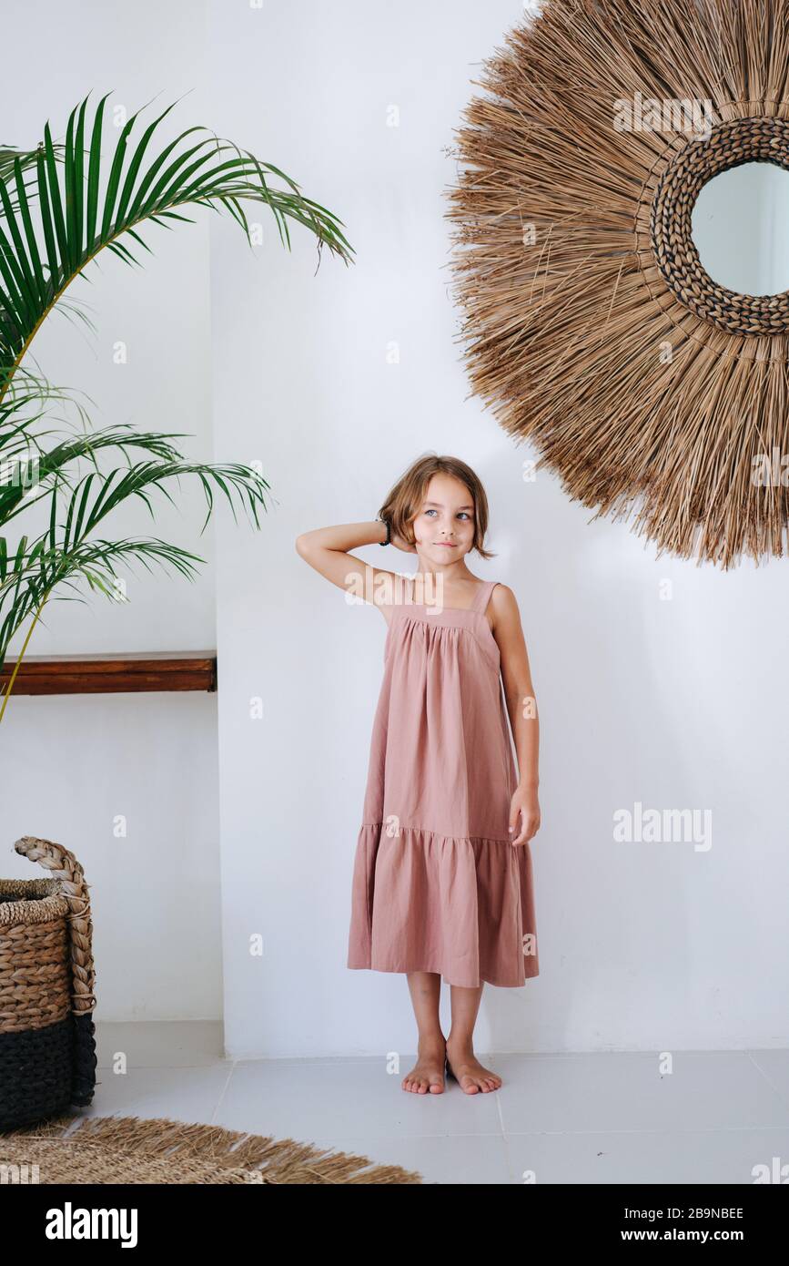Easy sitting poses | Dress, Midi dress, Fitted midi dress