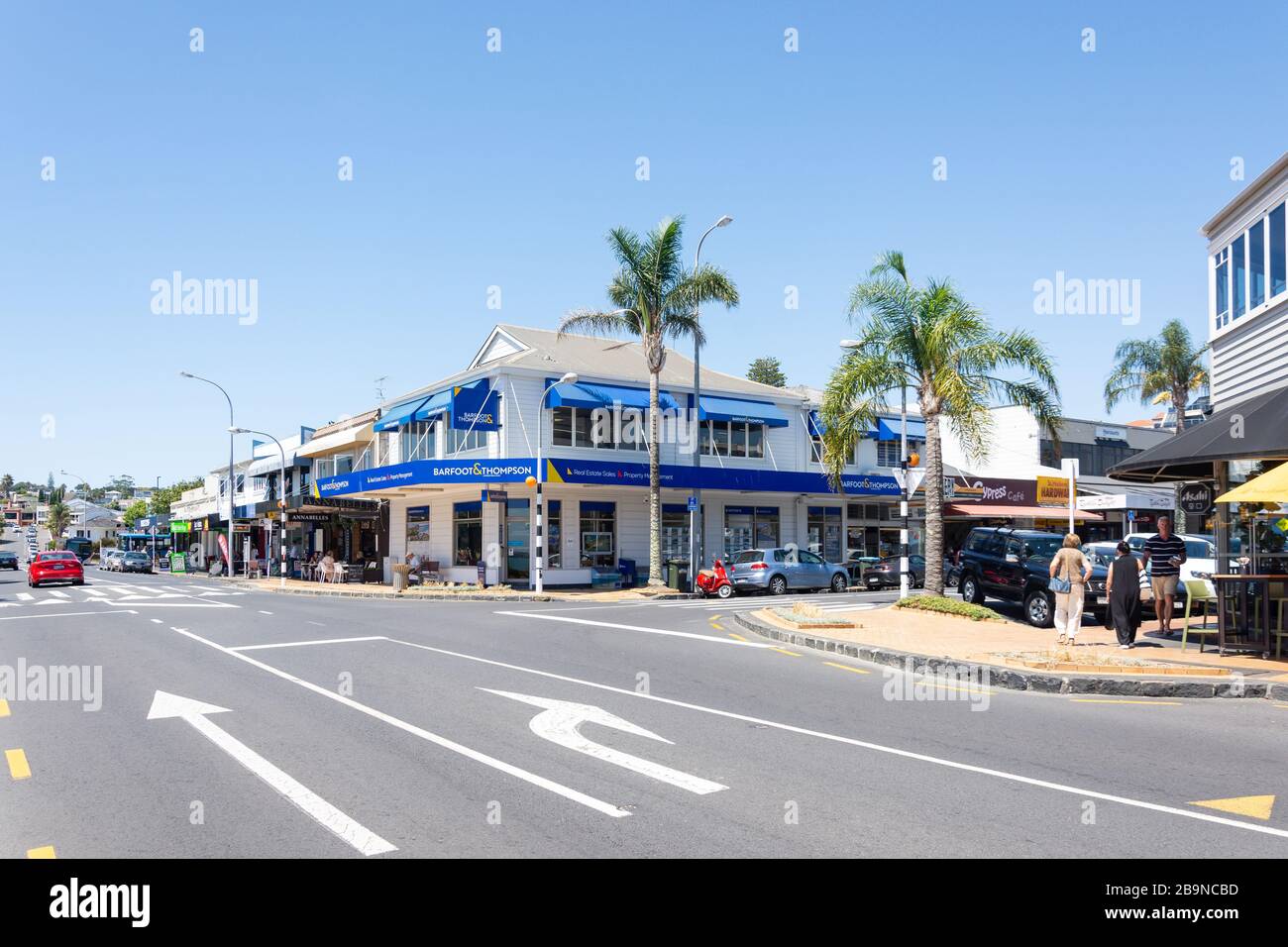 Shops and restaurants, St Heliers Beach, Tamaki Drive, St Heliers, Auckland, New Zealand Stock Photo