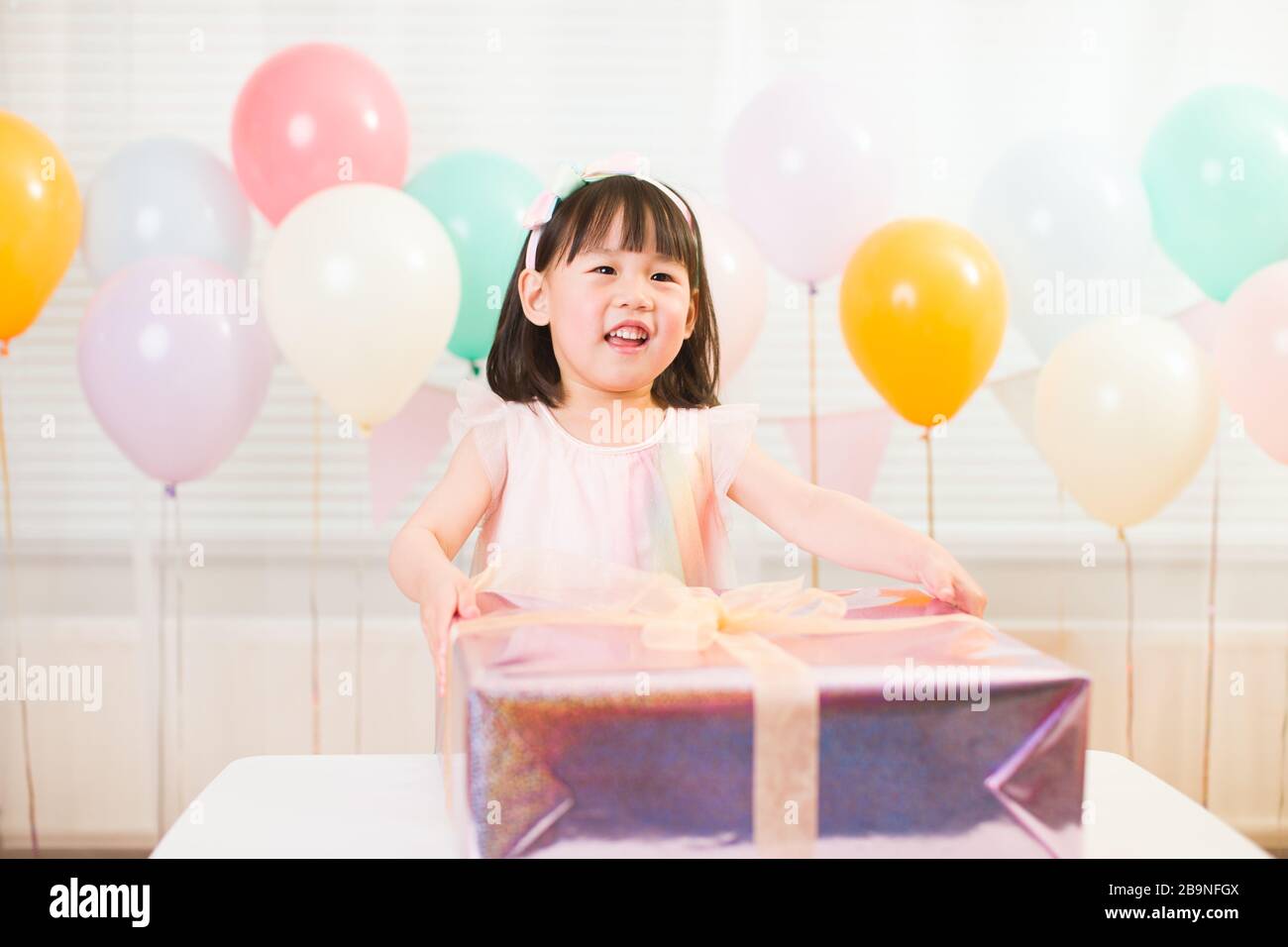 what should a boy gift a girl on her birthday