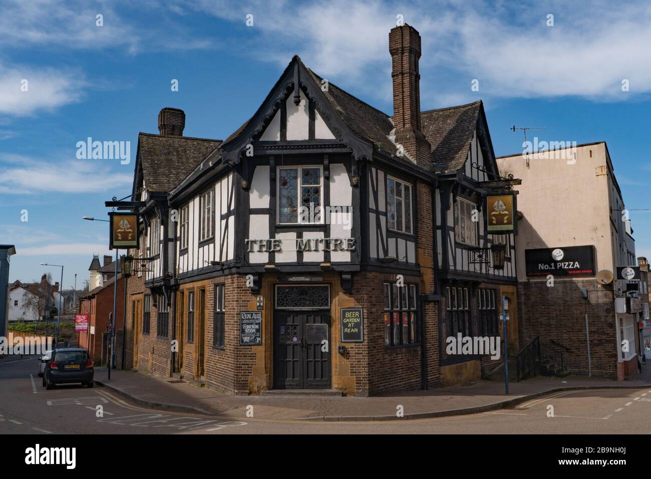 The Mitre public House, closed due to lockdown during the Coronavirus Pandemic. Stourbridge, March 2020. Stock Photo