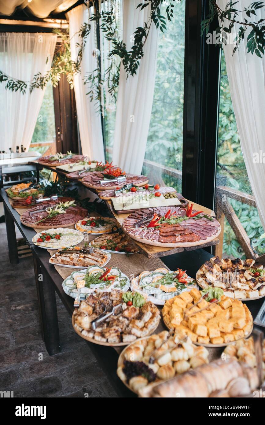 Dinner party food cooking hi-res stock photography and images - Alamy