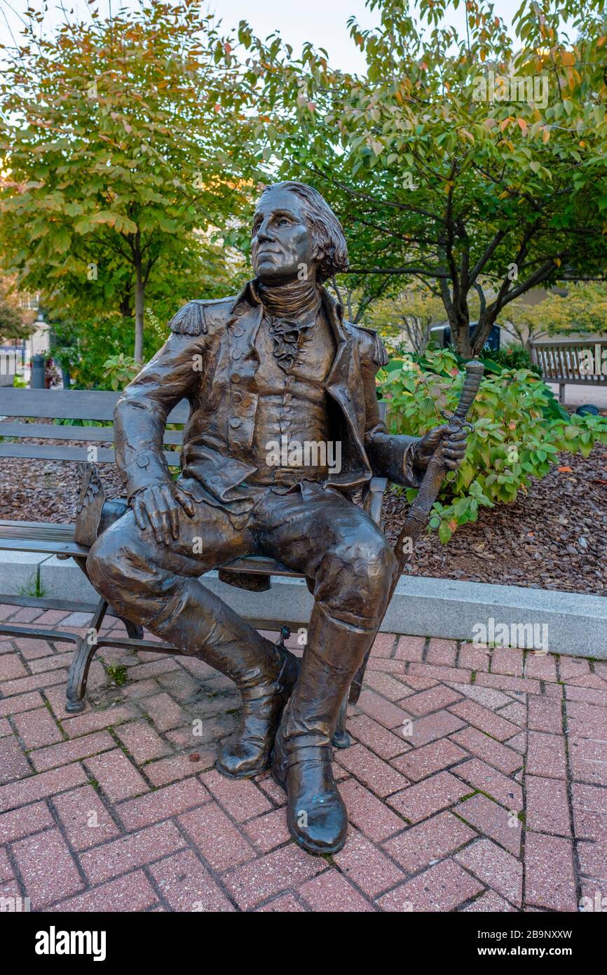 Bronze statue of president Washington, at the Washington University,